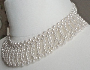 1950s White Faux Pearl Drop Collar Necklace